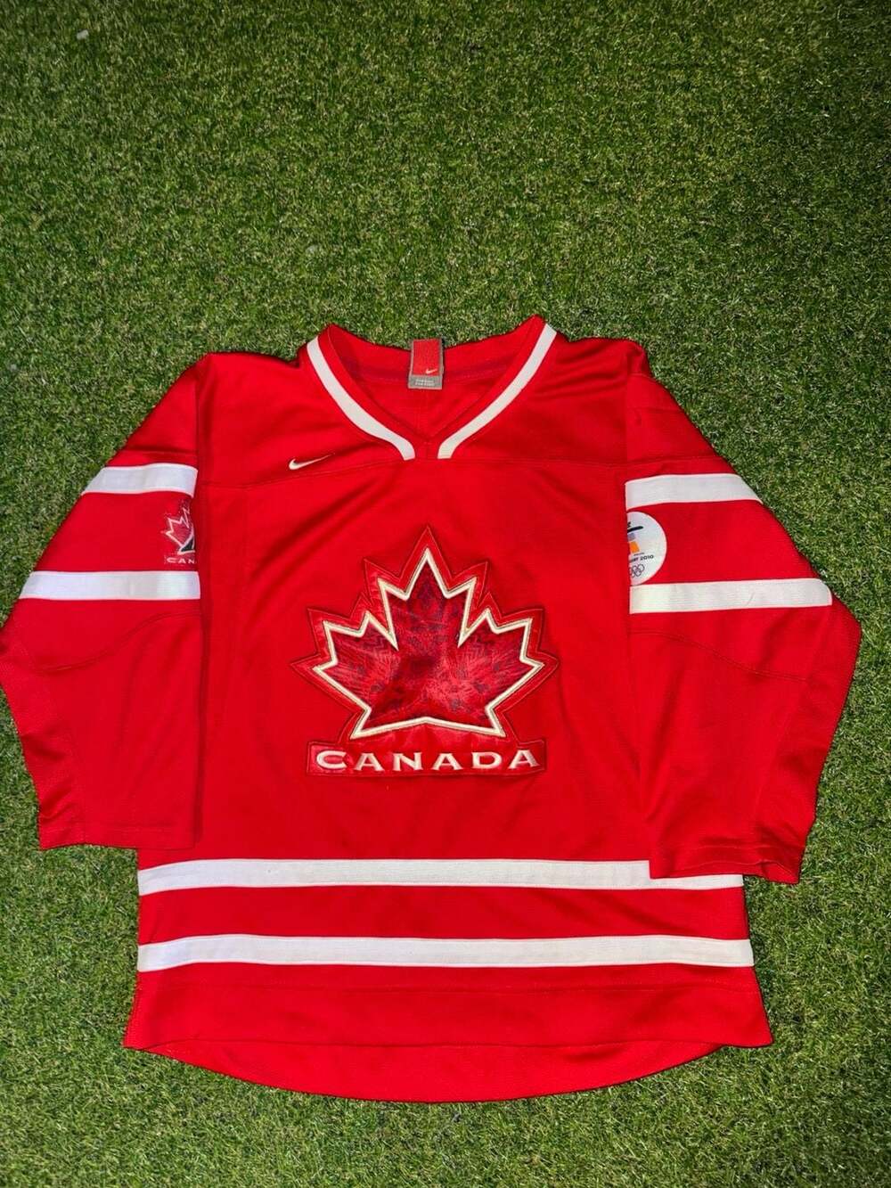 Nike Team Canada Vancouver 2010 Hockey Jersey Size S-M 8/14 Red